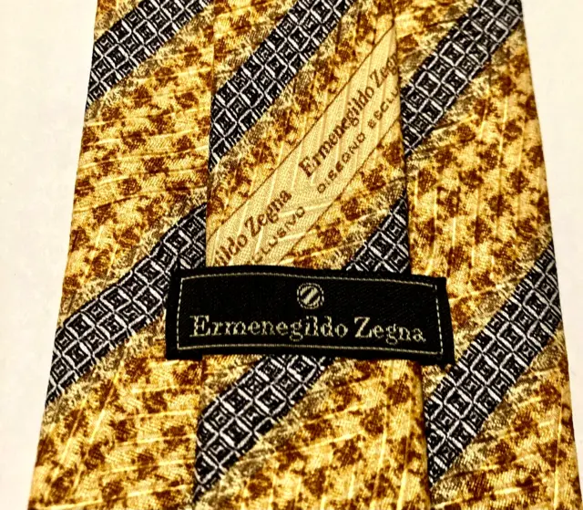 Ermenegildo Zegna 100% Silk Yellow Geometric Stripe Necktie Italy