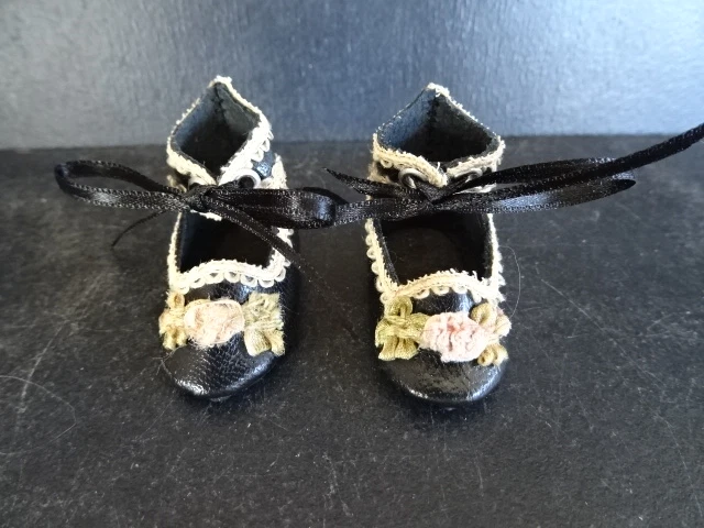 CHAUSSURES en CUIR pour POUPEE BLEUETTE (4 cm) Modèle unique fait main -NOIR