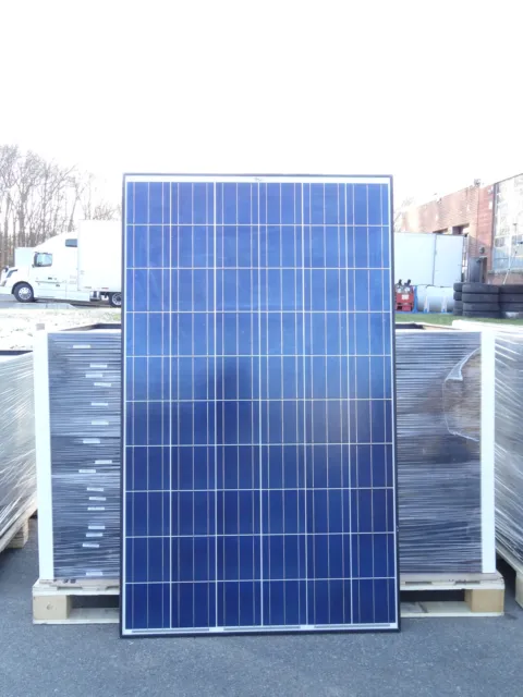 Trina Solar TSM-240PA05.18 240W 30.4V 7.89A 65" x 39.1" Blue Poly Solar Panels