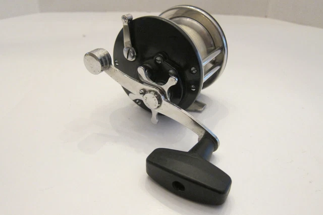 Est. $80.00- $150.00 Vintage PENN Long Beach No.60 Saltwater Fishing