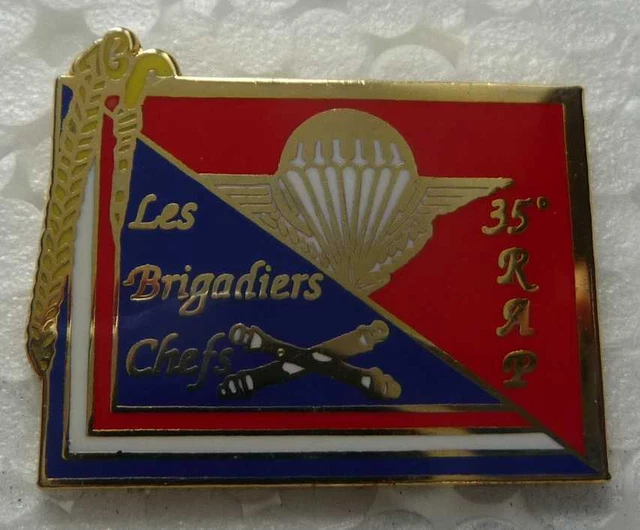 Pin's Militaire Armée De Terre Française – Insigne D'occasion Collection