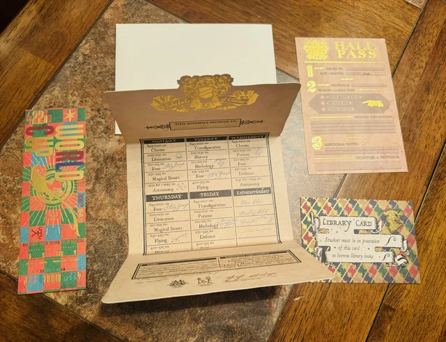 WIZARDING TRUNK HARRY Potter Hogwarts School Paper Replicas &amp; Quidditch ...