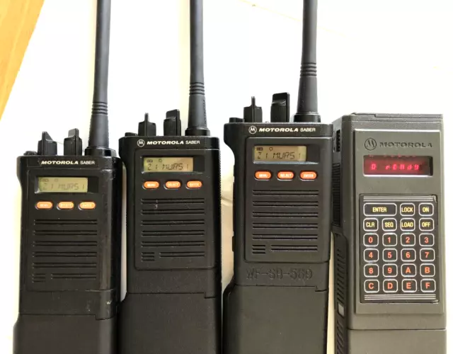 Motorola Saber DES Encrypted VHF Tactical Radio Kit with KVL KeyLoader Motorola Saber DES Encrypted VHF Tactical Radio Kit with KVL KeyLoader