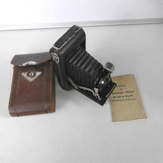 Appareil photo argentique ancien Kodak Kodo Brownie Pliant Six-20 de fabrication Américaine entre 1930 et 1940 - France