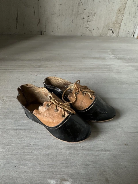 MINOUCHE CHAUSSURES A BRIDE BLANCHES 34 cm - chaussures de poupée