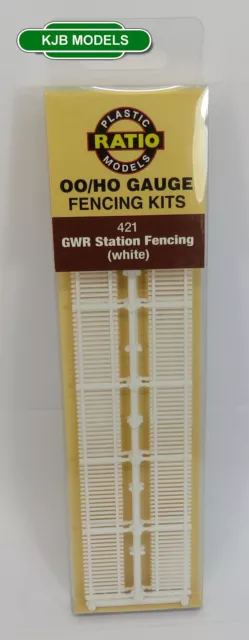 BNIB OO Gauge Ratio 421 GWR Station Fencing, White - Plastic Kit