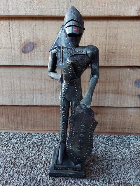 VINTAGE MEDIEVAL KNIGHT Metal Armor Figure Statute Handmade Mexico 16