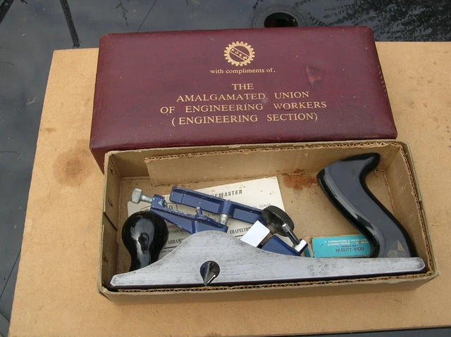paramo no 10 rebate plane in A .U of engineering workers presentation box.