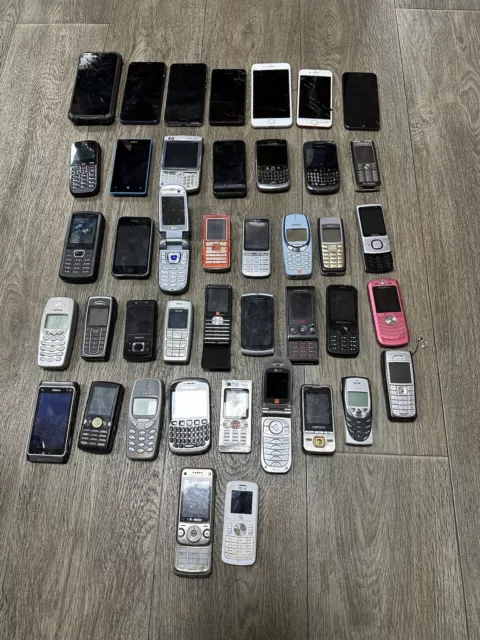Large Mobile Phone Job Lot / Bundle x 42 - Apple, Nokia, Samsung *Sold As Seen*