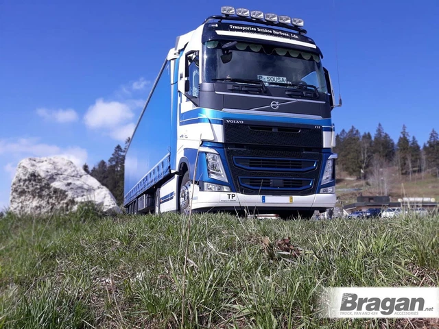 Protège Portes Volvo FH4 2013 - 2 Pièces Matelassées | Noir Et Rouge - Velcro