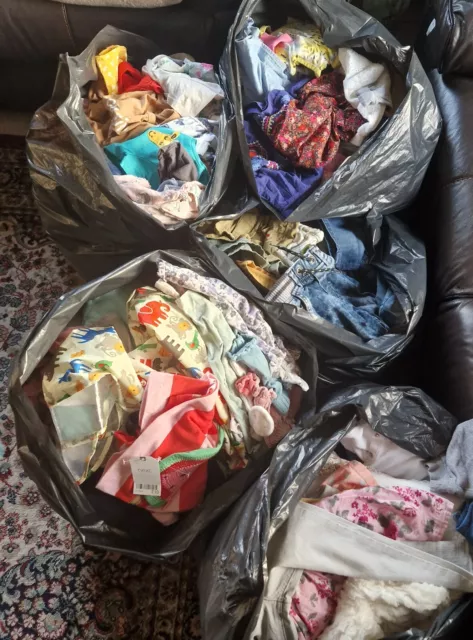 JOB LOT 400 babies and older children clothing all fab condition