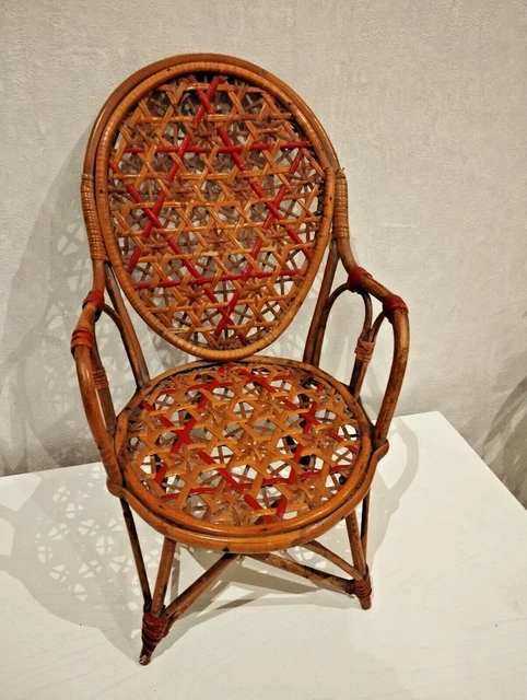 Ancien Petit Fauteuil Pour Poupée Bleuette • Porcelaine • 15 Cm