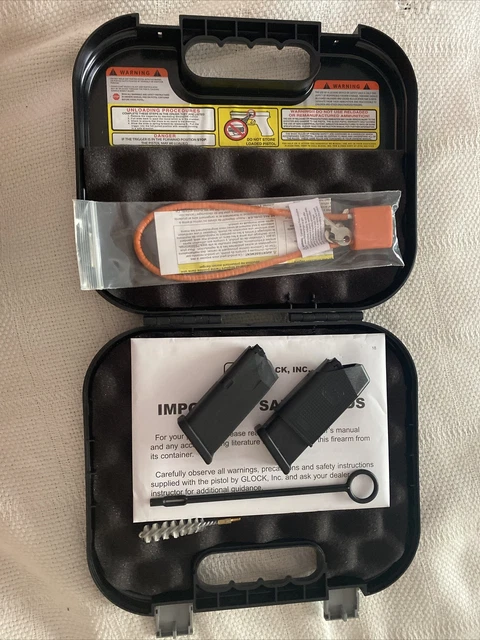 Glock 27 Lot 2x Mags, Carrying Case, speed loader, cleaning rod, instructions. Glock 27 Lot 2x Mags, Carrying Case, speed loader, cleaning rod, instructions.