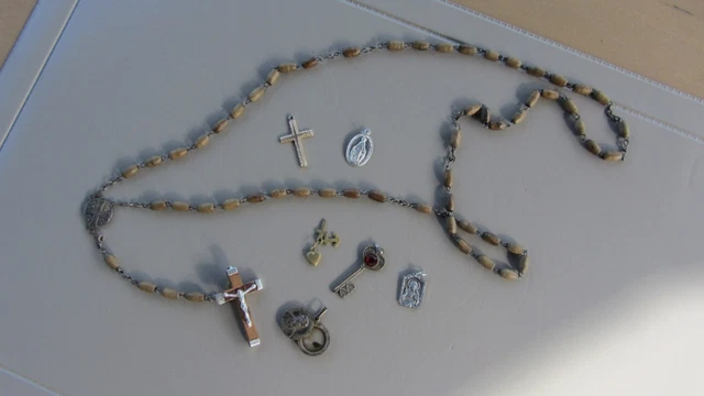 Lot Reliquaire, Images Dévotions, Broderies Et Gravures Religieuses Anciennes - Laiton