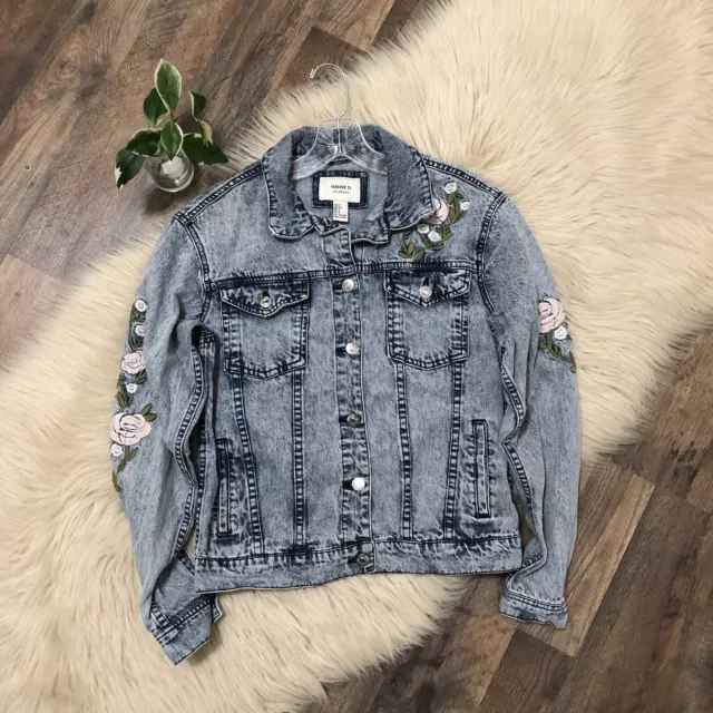 Forever 21 Size Small Floral Embroidered Button Front Denim Jacket