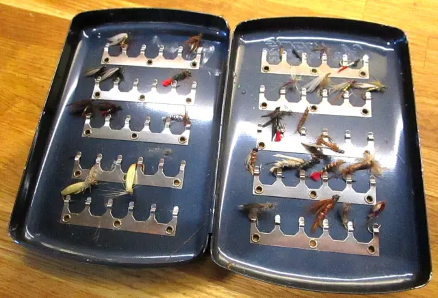 VINTAGE GREEN NORIS SHAKESPEARE 2 sided Metal Fly Box No.9130. 29 Trout  Flies £9.99 - PicClick UK