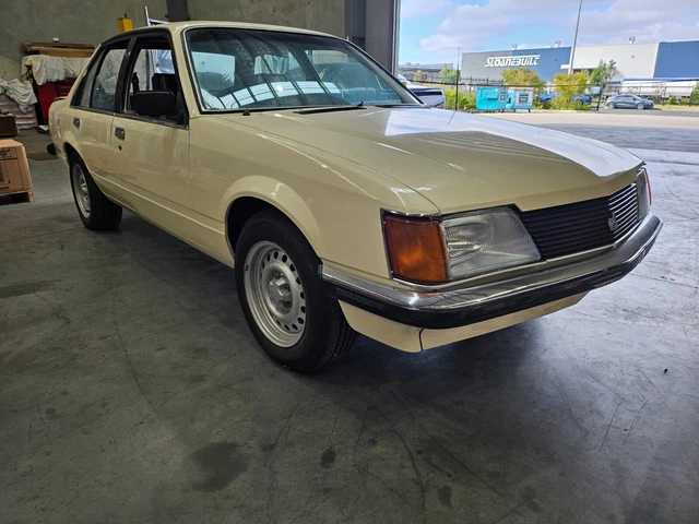 VH Holden commodore 1982