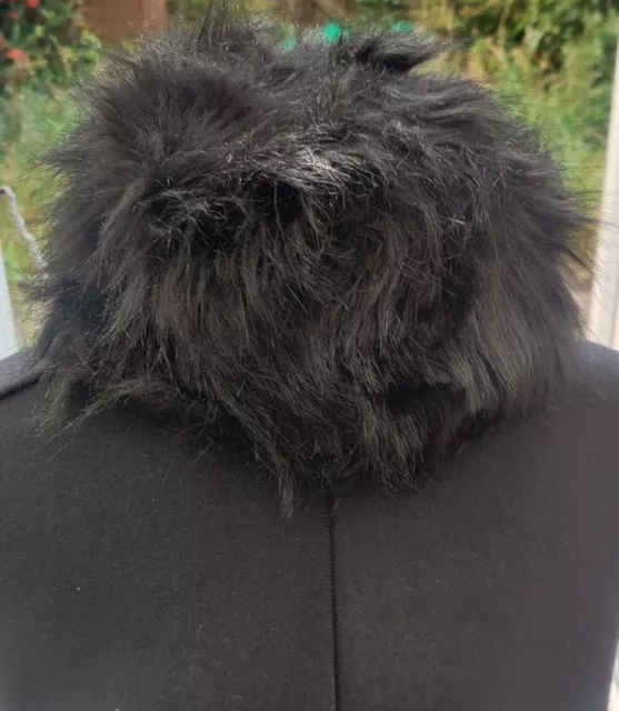 Cappello da donna marrone finto fut, inverno usato. Accessori moda
