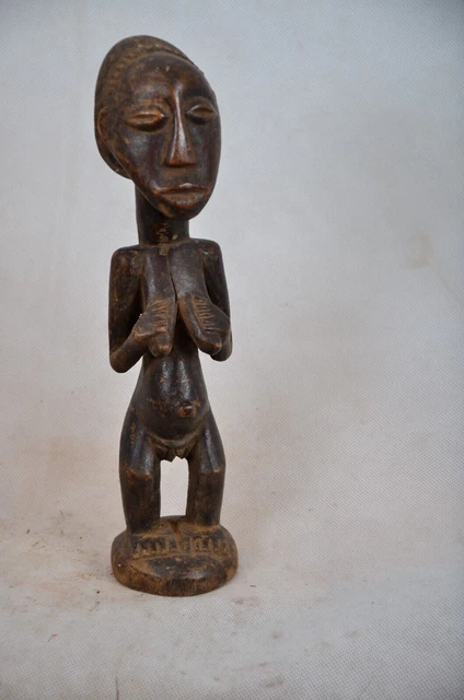 African tribal Art, Amazing luba statue from Democratic Republic of Congo.