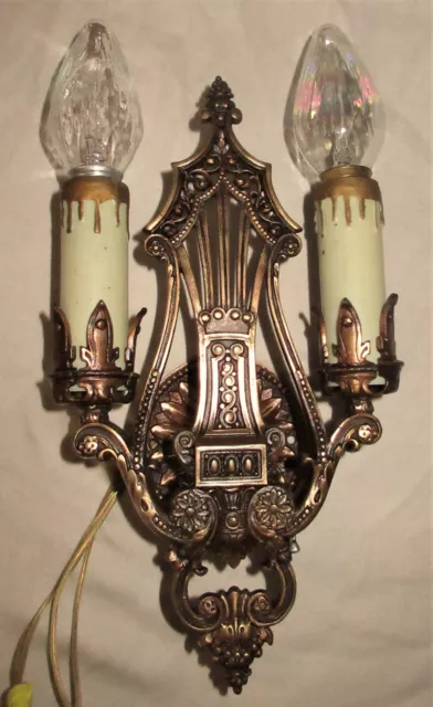 ONE ANTIQUE MEDIEVAL GOTHIC DECO ERA CAST BRONZE SCONCE WALL FIXTURE 1920's