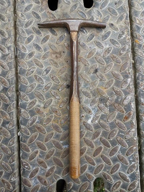 Paire de boulons vis écrous Tête de mort Skull Laiton - Auto Paire de boulons vis écrous Tête de mort Skull Laiton - Auto