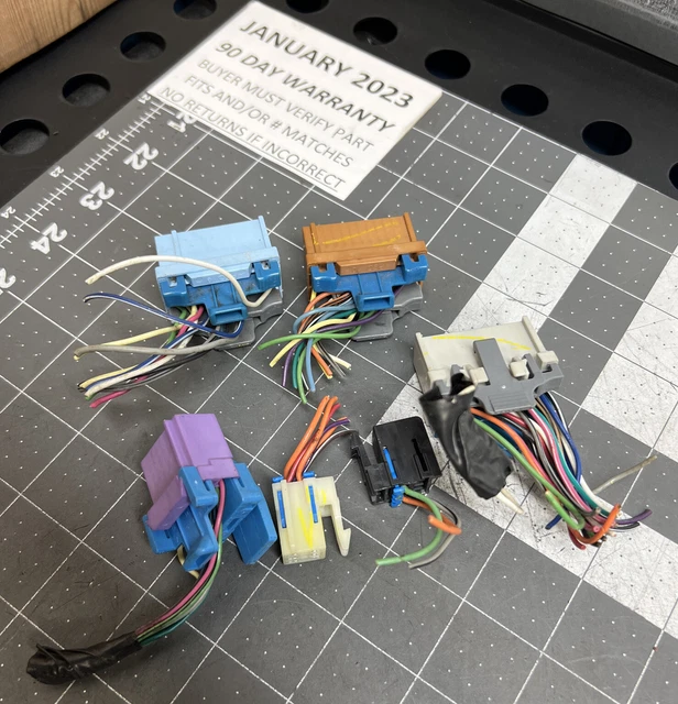 2003 2006 CHEVY Tahoe Body Control Module BCM 15116066 OEM Wire Harness