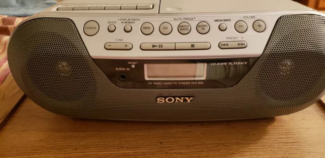 Sony CFD-S05 CD CD-R AM/FM Radio CD-RW and Cassette Boombox Aux-In - TESTED