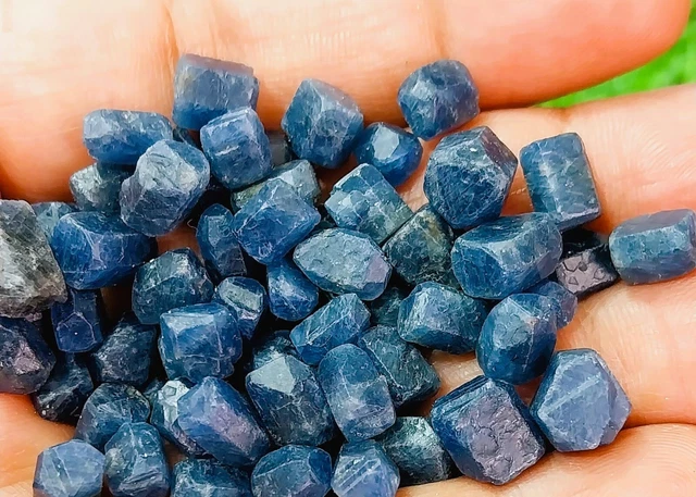 Lot De 24 Saphirs Bleus Naturels De Ceylan - Certifiés GIR - Taille 5x5mm - Excellente Qualité