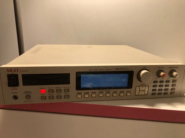 AKAI S3000xl