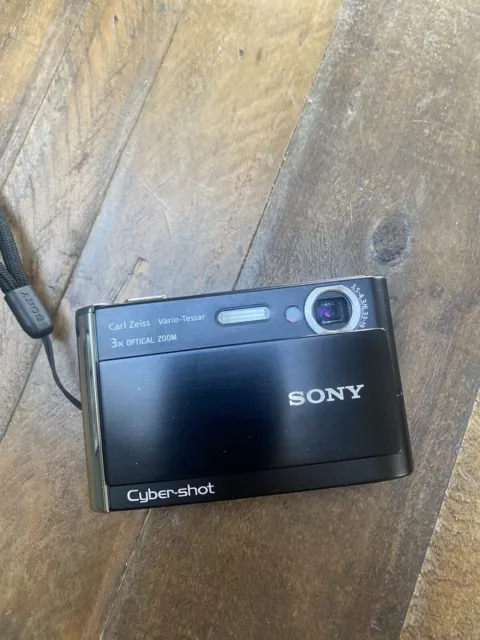 Sony Cyber-shot DSC-T70 Digital Camera