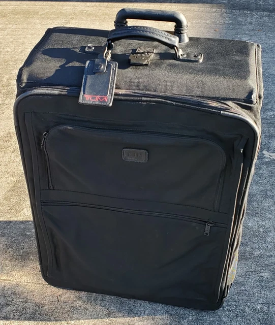 Tumi Wheeled Rolling Suitcase Luggage Black Travel Pockets Black 26x19x12