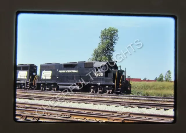 Original '71 Ektachrome Slide PC Penn Central 7868 GP38 CO2 action Linker  36J36