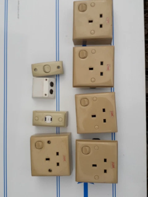 Plig CARAVAN MOTORHOME Camper Van Conversion Plig 5x mains Sockets Switches ...