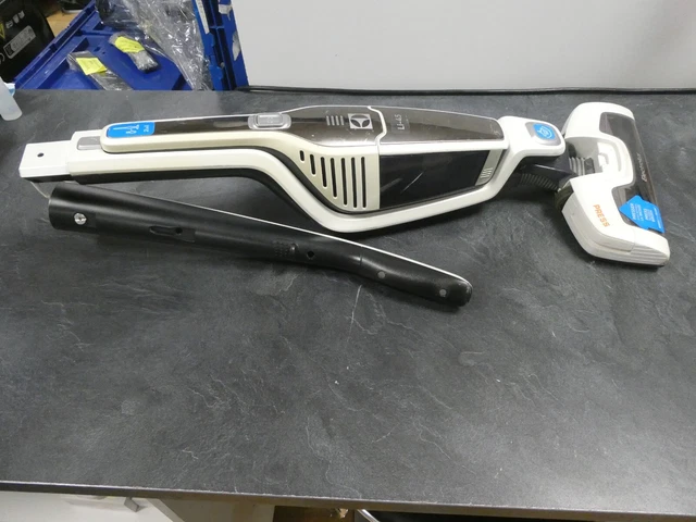 aspirateur balais Electrolux model zb3230p ( hors service )