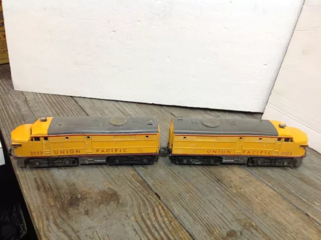 Lionel 2023 Vintage O Union Pacific Gray & Yellow Alco AA Diesel Locomotive Set