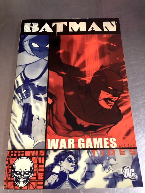 BATMAN: WAR GAMES (ACT TWO) - TPB - 2005 - Nice Reading Copy!!!