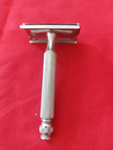 Vintage 1940's Gillette TECH Ball End 3 Piece DE Safety Razor Clean! Vintage 1940's Gillette TECH Ball End 3 Piece DE Safety Razor Clean!