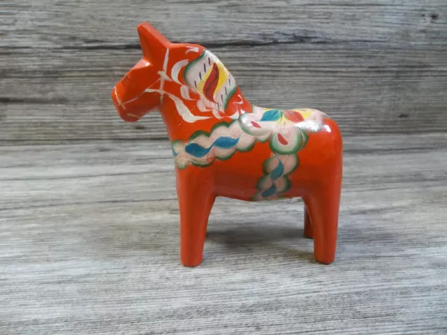 Dala horse Akta Dalahemslojd  by Nils Olsson w/ original sticker 4" high orange