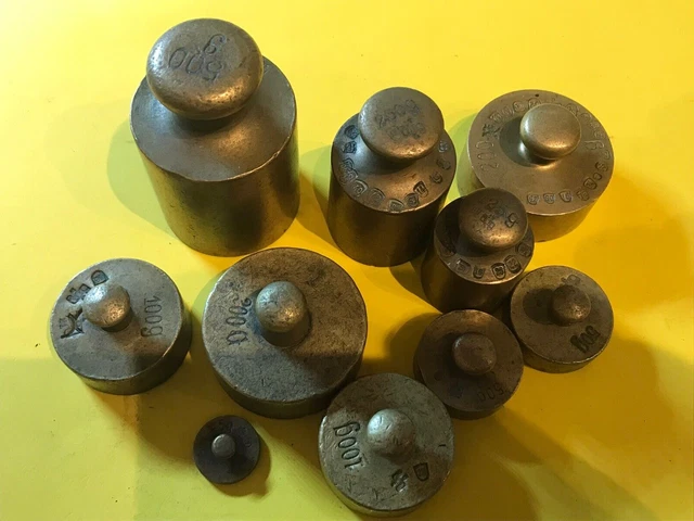 Gruppe alte Messing Gewichte Sammlerstücke mit Punzen Deko 5-500g Kaufmann