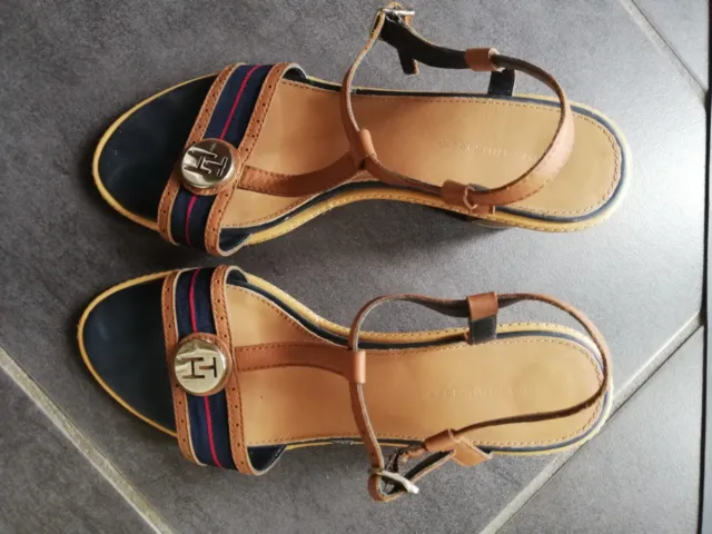 Tommy Hilfiger Schuhe Damen Sandalette Gr. 40 Leder Cognac re. 1cm Erhöhung.