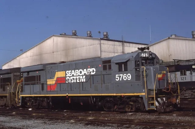 SEABOARD Railroad Train Locomotive 5769 RICHMOND VA Original 1986 Photo Slide