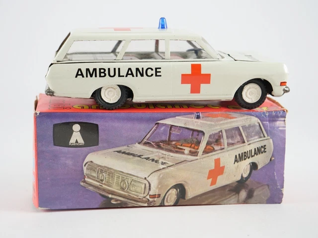 VEB Plasticart GDR 1/30 Kombi ambulance Schwunglaufwerk en métal neuf