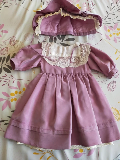 VEND PETITE ROBE Pour Anciennes Poupees EUR 16,50 - FR