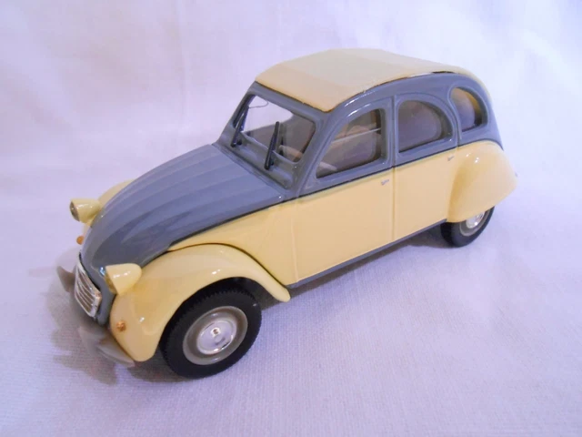 Lot De 2 Miniatures Citroën 2CV échelle 1:64 – Jaune Et Bleu, 7,5 Cm, En Zamac