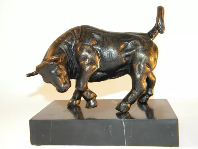 Skulptur Figur Stier Bulle Bronze-Optik Börse Schreibtischdeko Banker
