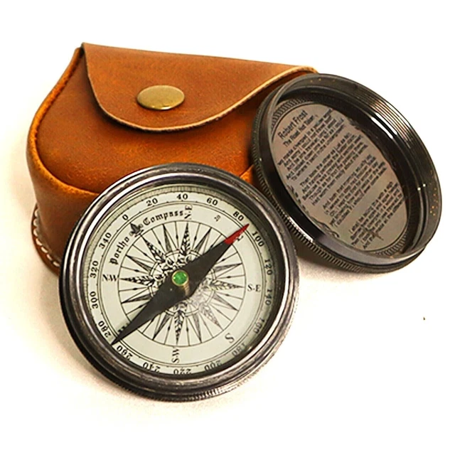 Brújula De Bolsillo De Latón Grabada - Con Funda De Cuero Y Cadena - Regalo Para Aventureros Y Navegantes