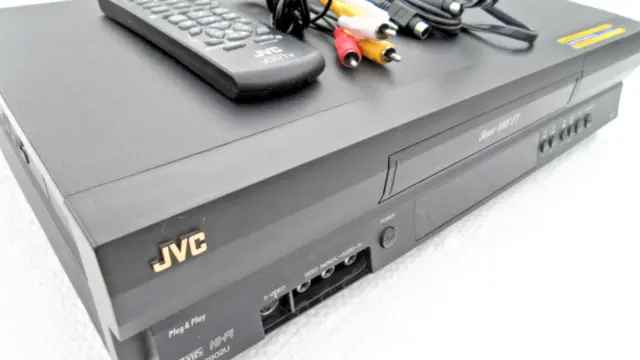 JVC HR-S2902U - S-VHS ET Hi-Fi VCR with Remote & Cables