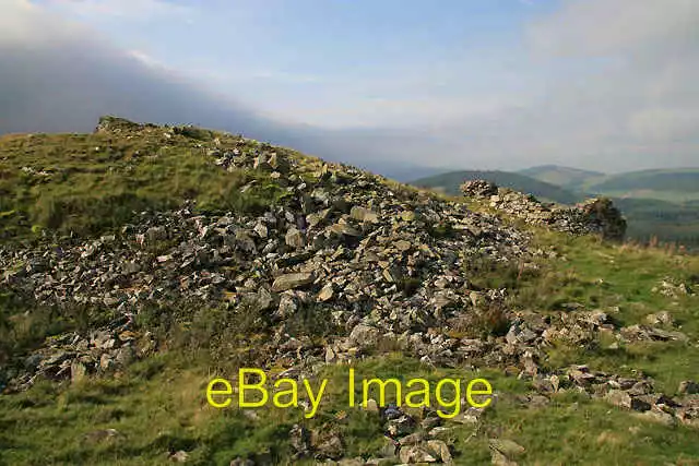 Photo 6x4 The remains of Tinnis Castle Drumelzier/NT1334 Only fragments  c2008