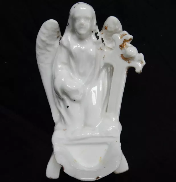 43/ Joli bénitier ancien en porcelaine de Paris 19è (Ange)