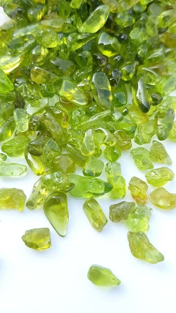 Lot brut de pierres précieuses brutes de péridot naturel AAA de 10 carats...